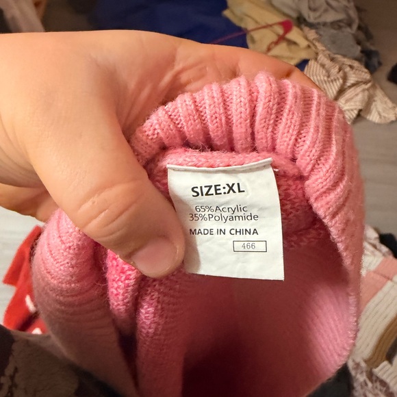 Pink Bow Patterned Sweater - Picture 2 of 2